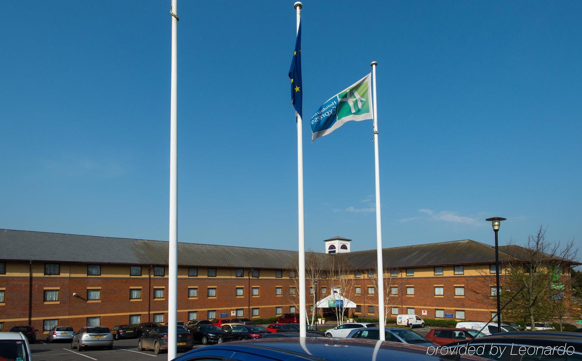 Holiday Inn Express Exeter East By Ihg Exterior photo