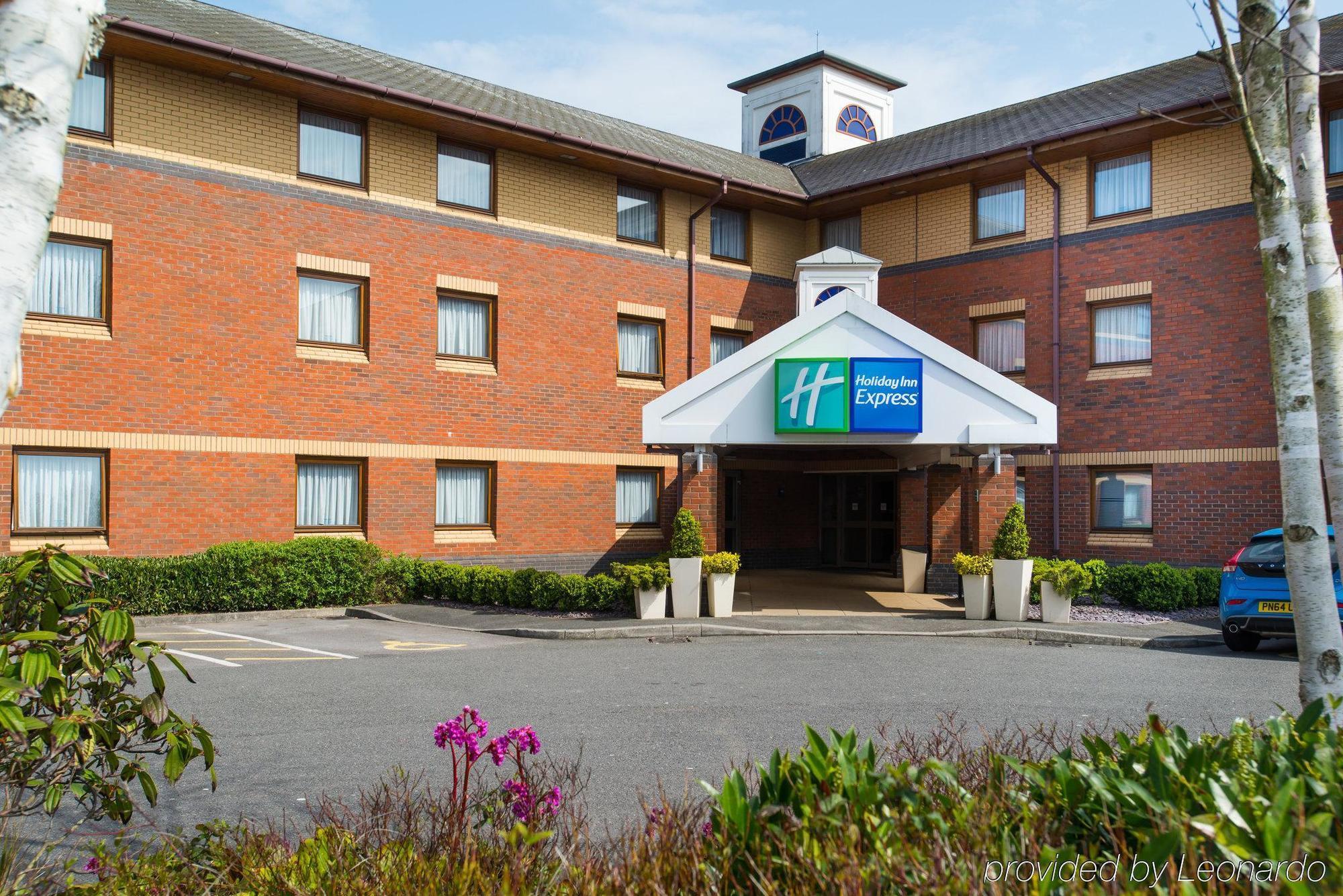 Holiday Inn Express Exeter East By Ihg Exterior photo